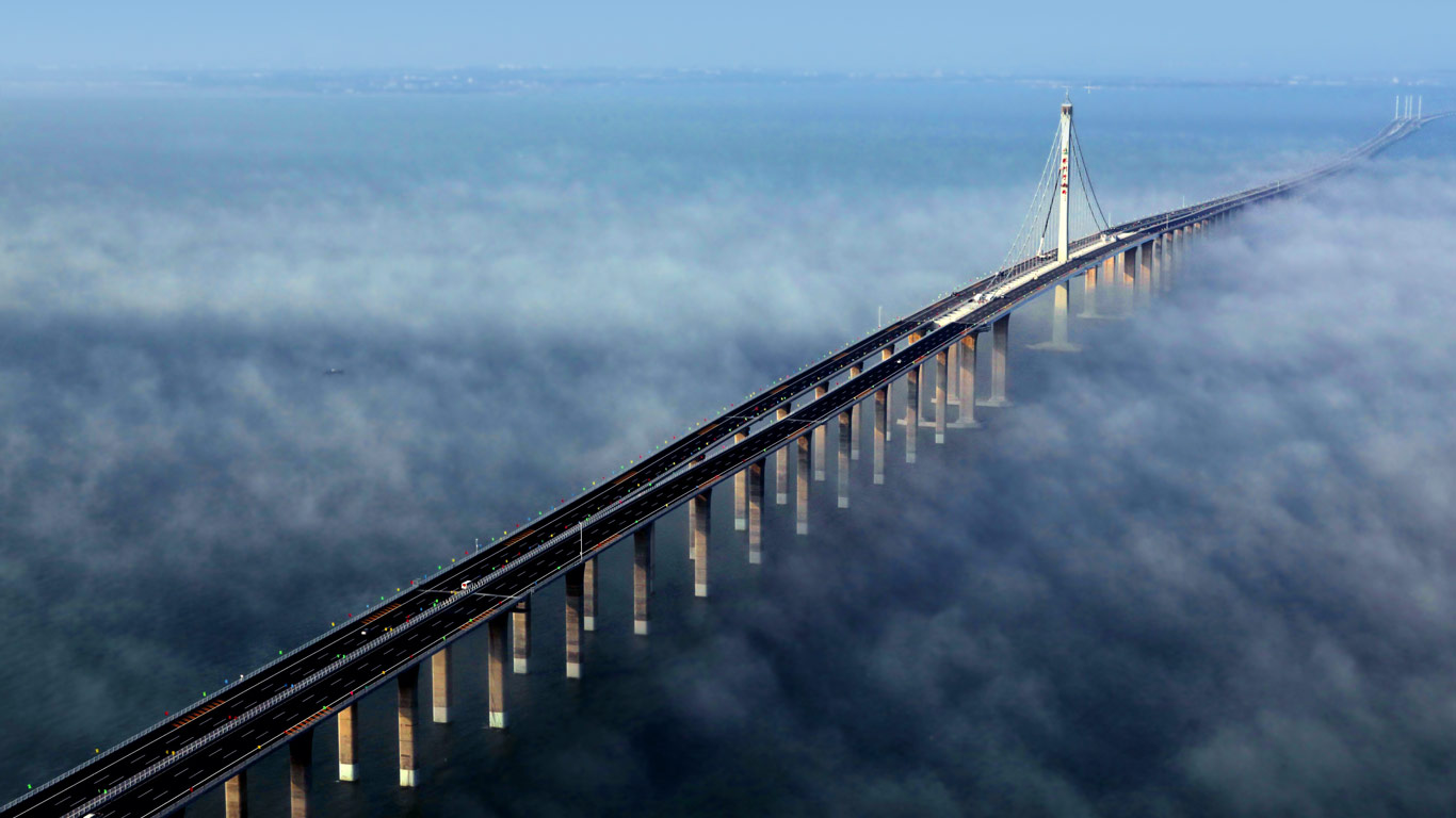 山东青岛海湾大桥鸟瞰图