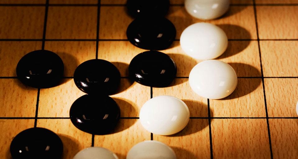 围棋与棋盘的特写
