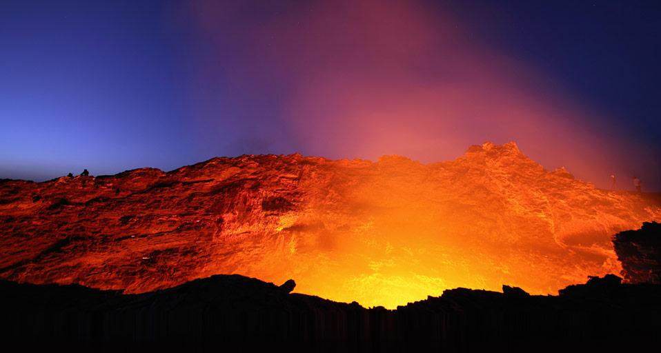 埃塞俄比亚灼热的火山熔岩湖