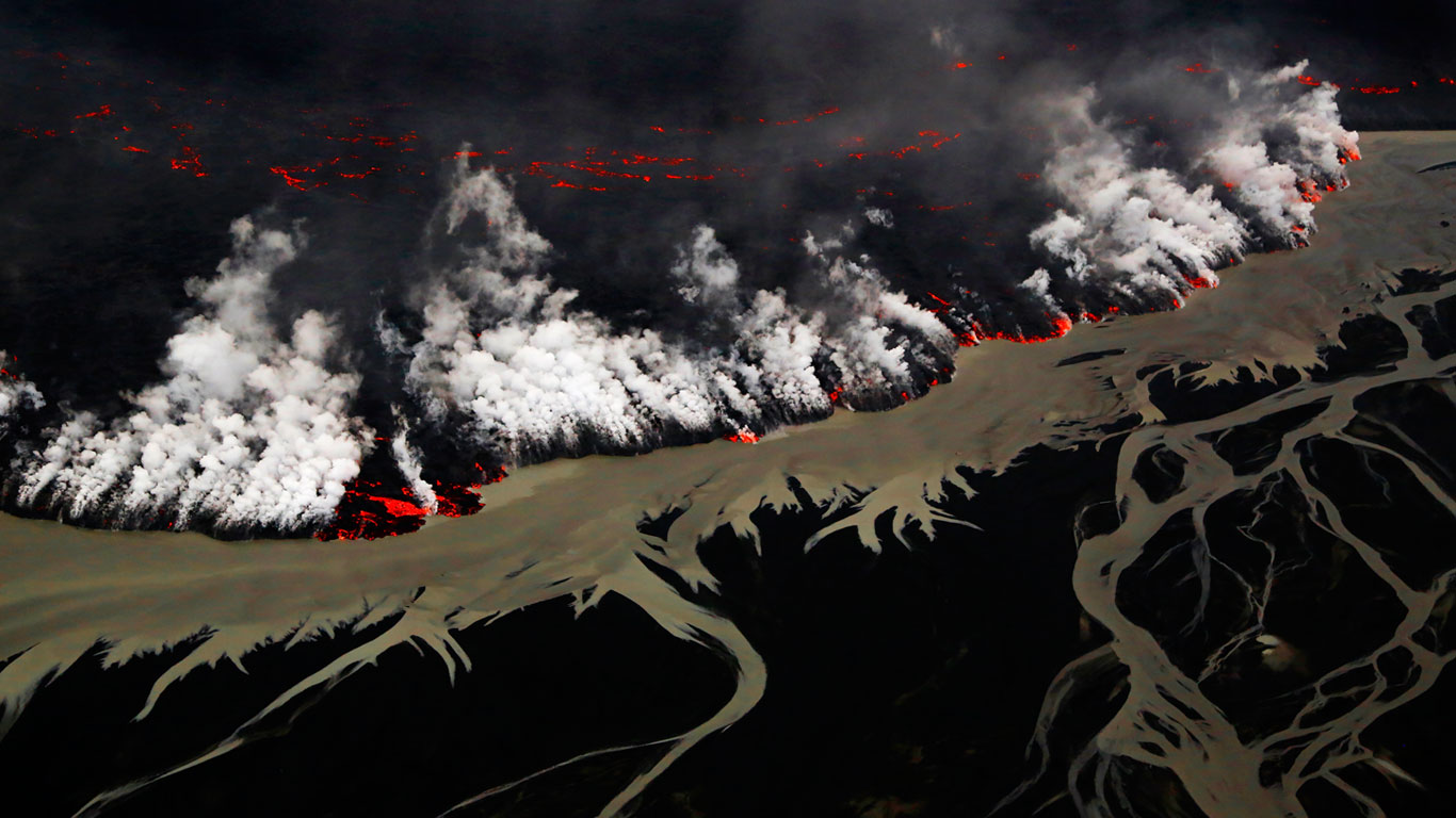 冰岛，胡勒汉火山喷发