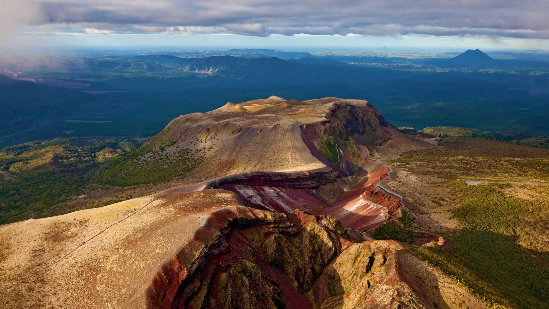 塔拉韦拉火山，新西兰北岛 