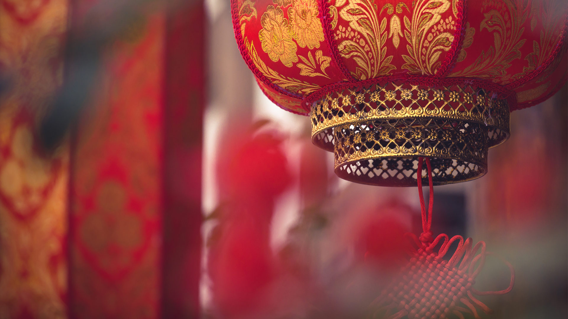 成都街头的红灯笼，中国四川省（