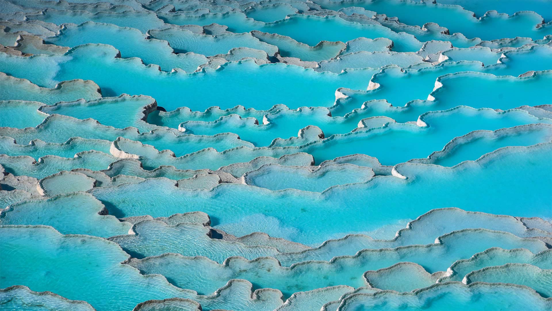 土耳其棉花堡的石灰华梯田 